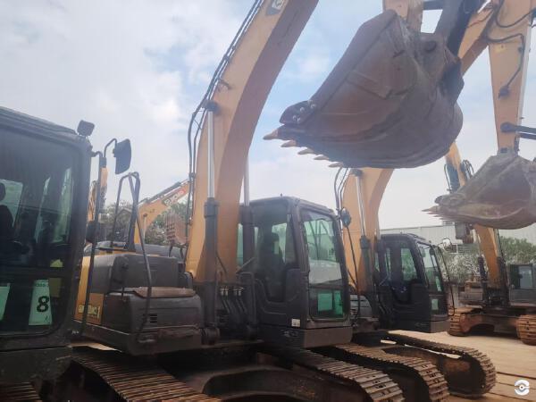 徐工XE200DA履带式挖掘机