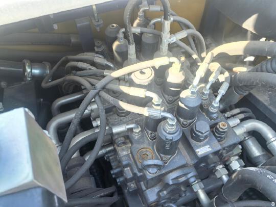 徐工XE550DK履带式挖掘机