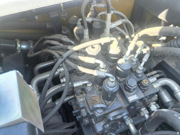 徐工XE550DK履带式挖掘机