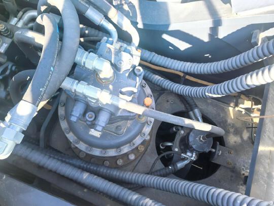 徐工XE550DK履带式挖掘机