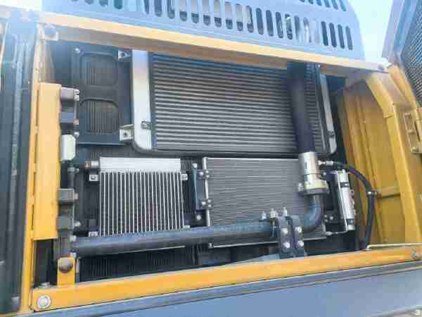 徐工XE550DK履带式挖掘机