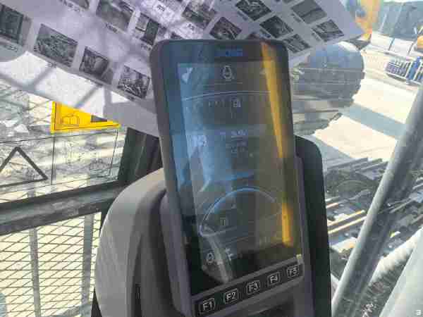 徐工XE550DK履带式挖掘机