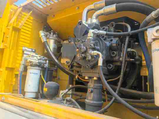 徐工XE550DK履带式挖掘机