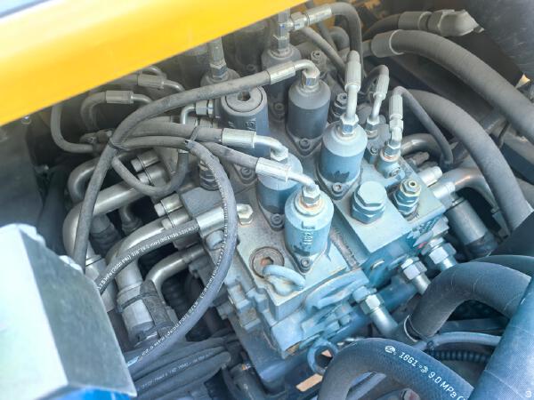 徐工XE550DK履带式挖掘机