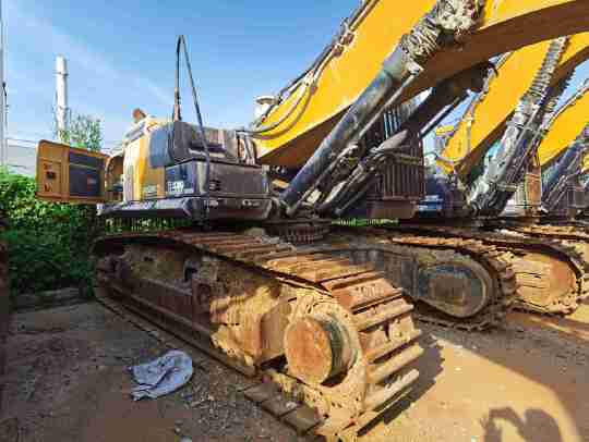 徐工XE550DK履带式挖掘机