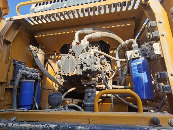 徐工XE550DK履带式挖掘机