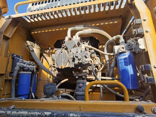 徐工XE550DK履带式挖掘机