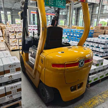 徐工XCB-L25电动平衡重叉车