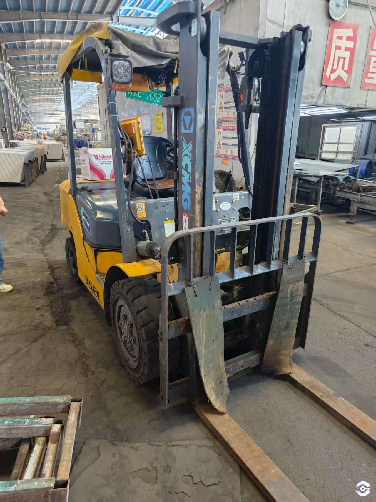 徐工XCB-L35電動(dòng)平衡重叉車(chē)3.5噸電動(dòng)叉車(chē)