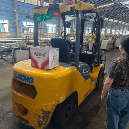 徐工XCB-L35电动平衡重叉车3.5吨电动叉车