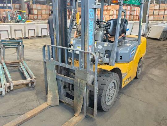 徐工XCB-L35電動平衡重叉車3.5噸電動叉車