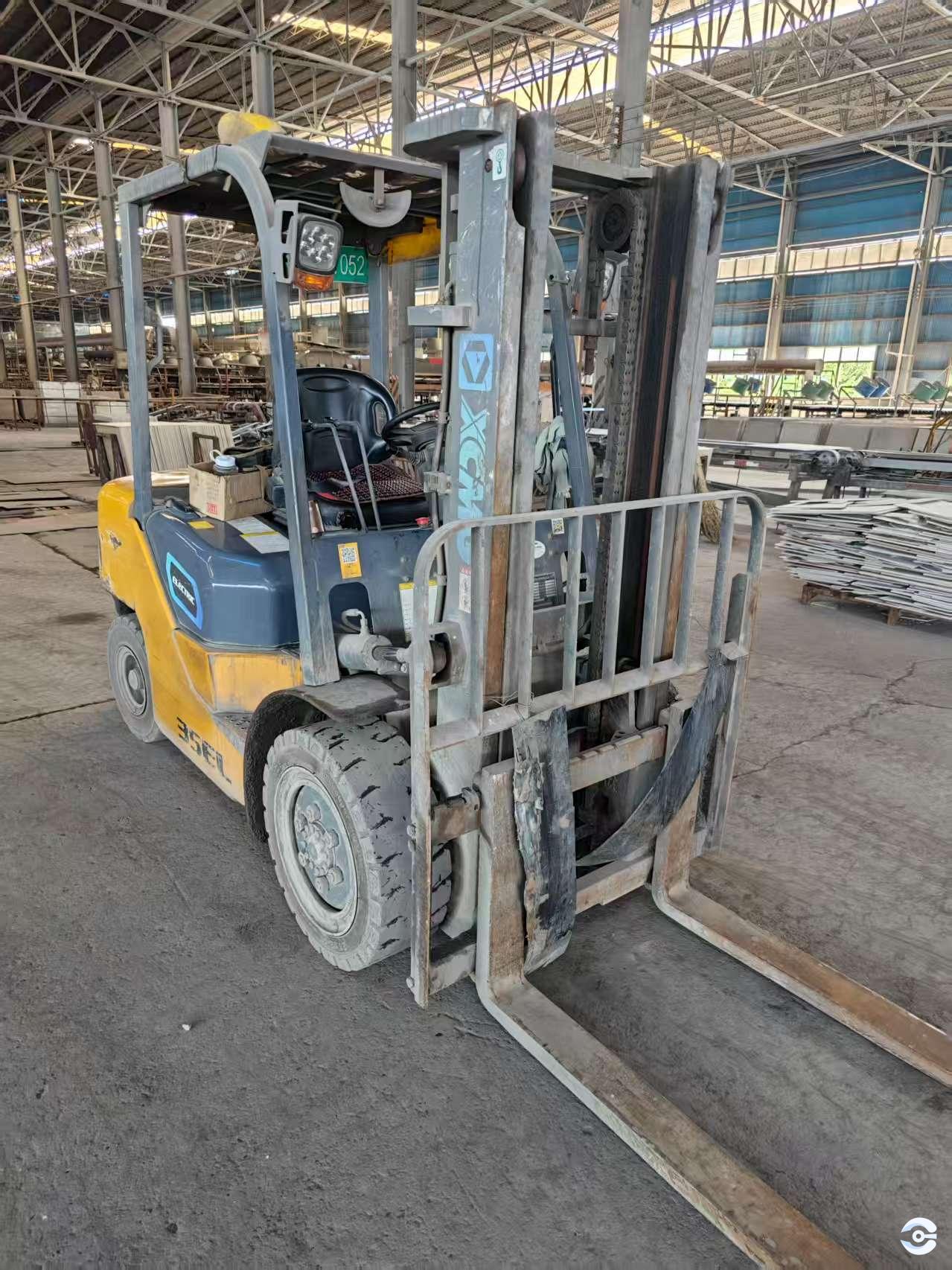 徐工XCB-L35電動(dòng)平衡重叉車(chē)3.5噸電動(dòng)叉車(chē)