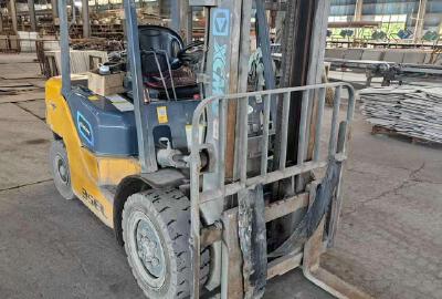 徐工XCB-L35電動平衡重叉車3.5噸電動叉車