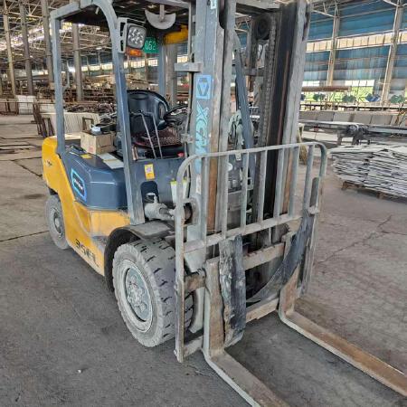 徐工XCB-L35电动平衡重叉车3.5吨电动叉车