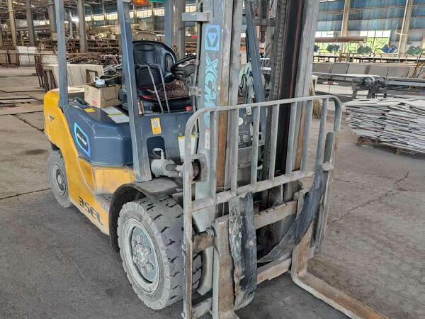 徐工XCB-L35電動(dòng)平衡重叉車3.5噸電動(dòng)叉車