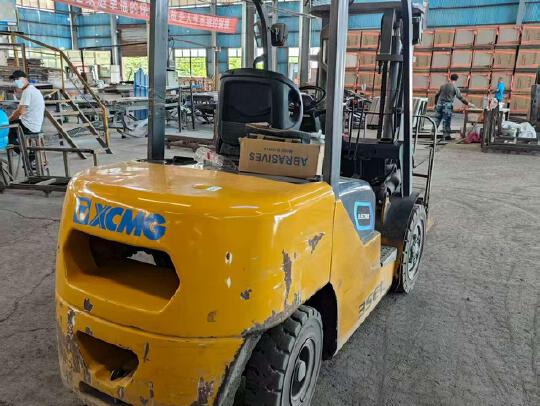 徐工XCB-L35電動平衡重叉車3.5噸電動叉車