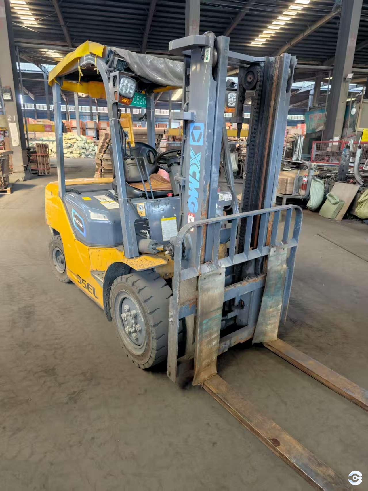 徐工XCB-L35電動(dòng)平衡重叉車(chē)3.5噸電動(dòng)叉車(chē)