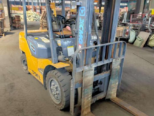 徐工XCB-L35電動平衡重叉車3.5噸電動叉車