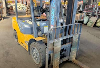 徐工XCB-L35電動平衡重叉車3.5噸電動叉車