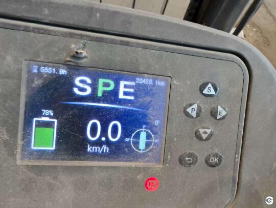 徐工XCB-L30電動平衡重叉車