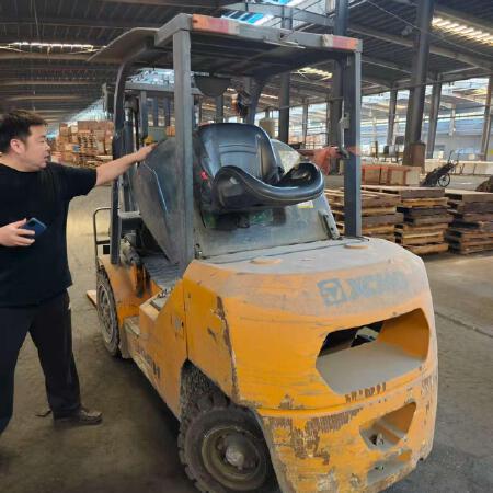 徐工XCB-L30电动平衡重叉车