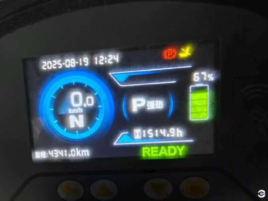 徐工XVB30-EL6-C電動平衡重叉車