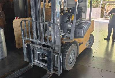 徐工XVB30-EL6-C電動平衡重叉車