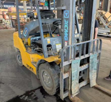 徐工XCB-L35電動平衡重叉車3.5噸電動叉車