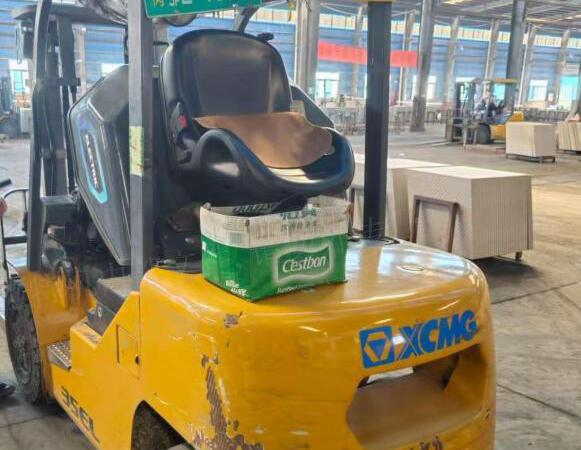 徐工XCB-L35電動平衡重叉車3.5噸電動叉車