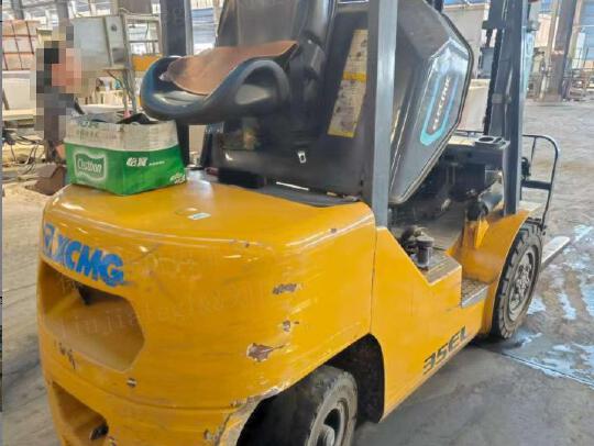 徐工XCB-L35電動平衡重叉車3.5噸電動叉車