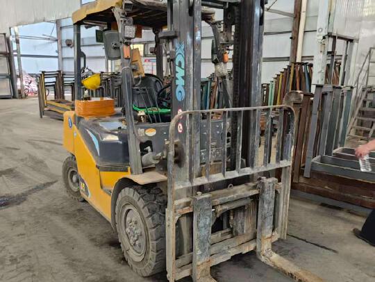 徐工XVB35-EL6-C電動平衡重叉車