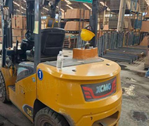 徐工XVB35-EL6-C電動平衡重叉車