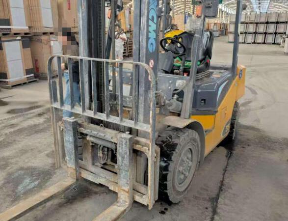 徐工XVB35-EL6-C電動平衡重叉車