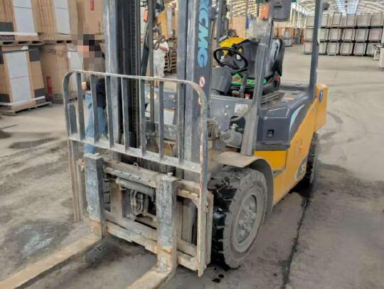 徐工XVB35-EL6-C電動平衡重叉車