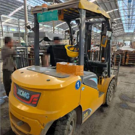 徐工XVB35-EL6-C电动平衡重叉车