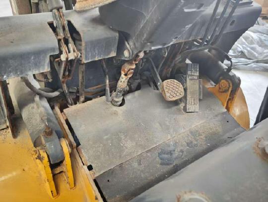 徐工XCB-L30電動(dòng)平衡重叉車