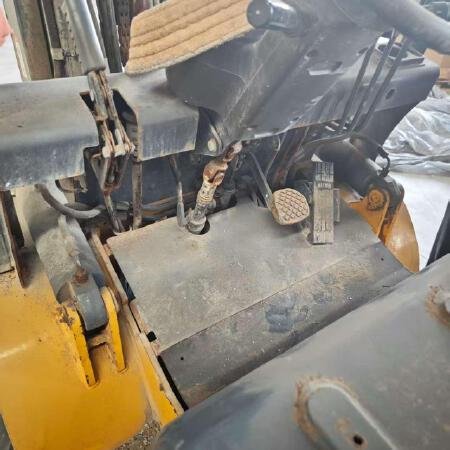 徐工XCB-L30电动平衡重叉车