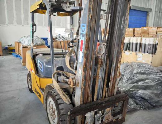 徐工XCB-L30电动平衡重叉车