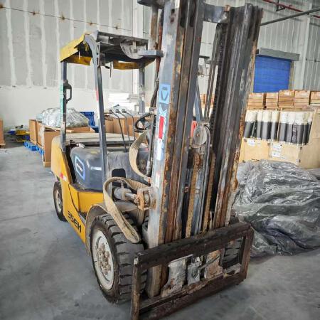 徐工XCB-L30电动平衡重叉车