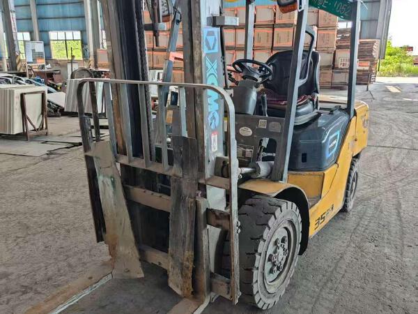 徐工XCB-L35電動平衡重叉車3.5噸電動叉車