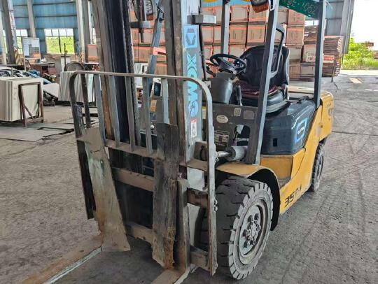 徐工XCB-L35電動平衡重叉車3.5噸電動叉車