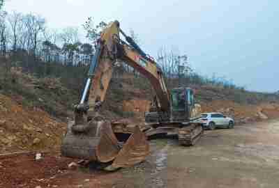 徐工XE270DK履带式挖掘机