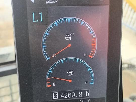 徐工XE270DK履带式挖掘机