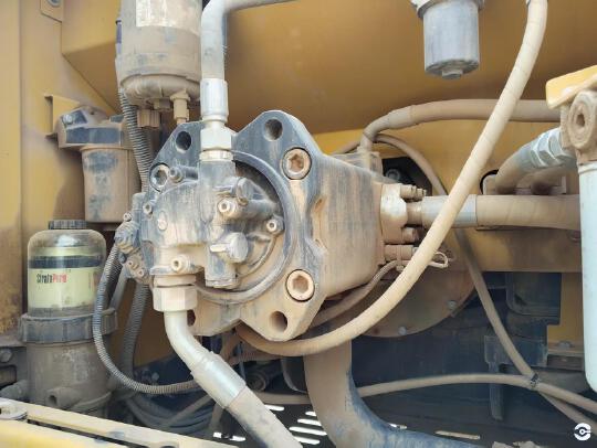 徐工XE270DK履带式挖掘机