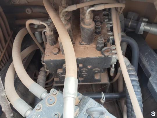 徐工XE270DK履带式挖掘机