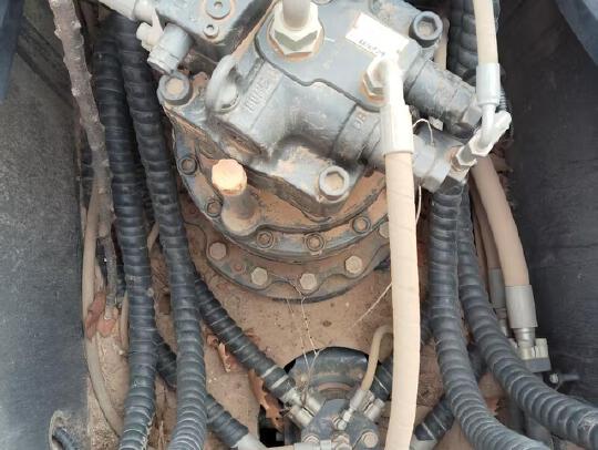 徐工XE270DK履带式挖掘机