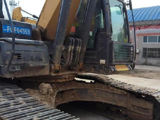 徐工XE270DK履带式挖掘机