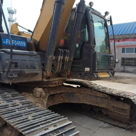 徐工XE270DK履带式挖掘机