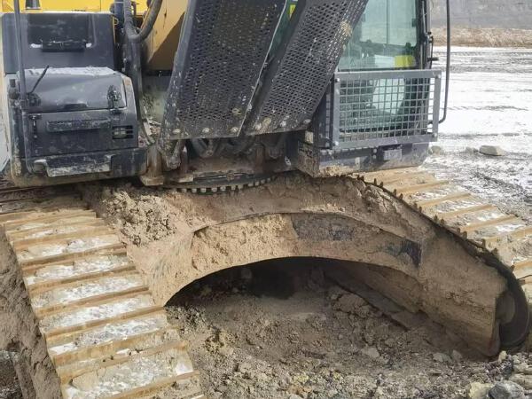 徐工XE600DK MAX履带式挖掘机