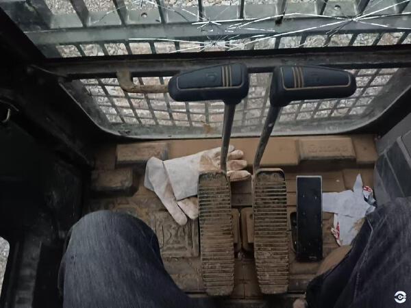 徐工XE400DK履带式挖掘机